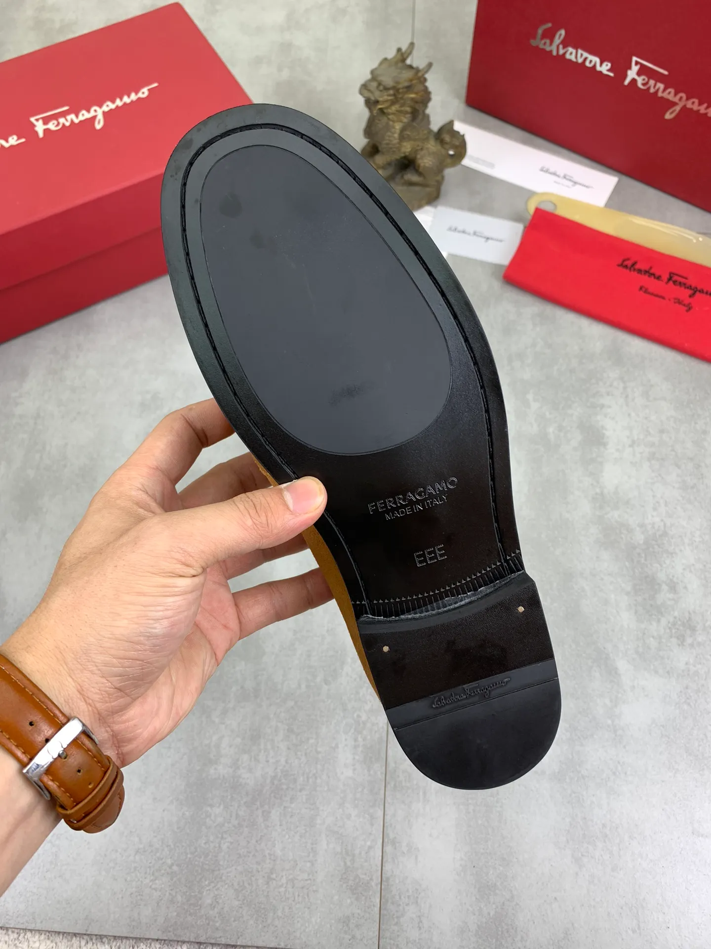 Men's Men's Shoes 💰P460💰[New Style] Water-dyed Niuli 🆘[Salvatore Ferragamo] Ferragamo's latest casual business leather shoes for men! Available at counters simultaneously! The fabric is made of specially imported original calfskin, the lining is made of imported water-dyed cowhide, and the original combination outsole is absolutely luxurious and leads the fashion trend. Matching code: 38-45; 5️⃣ colors available